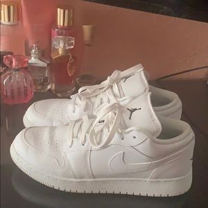 (Unisex ) low air Jordan 1’s.Taking offers as well